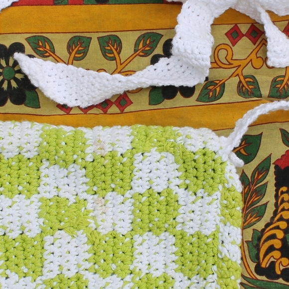 Checked Body Pouch - Picture 7 of 7